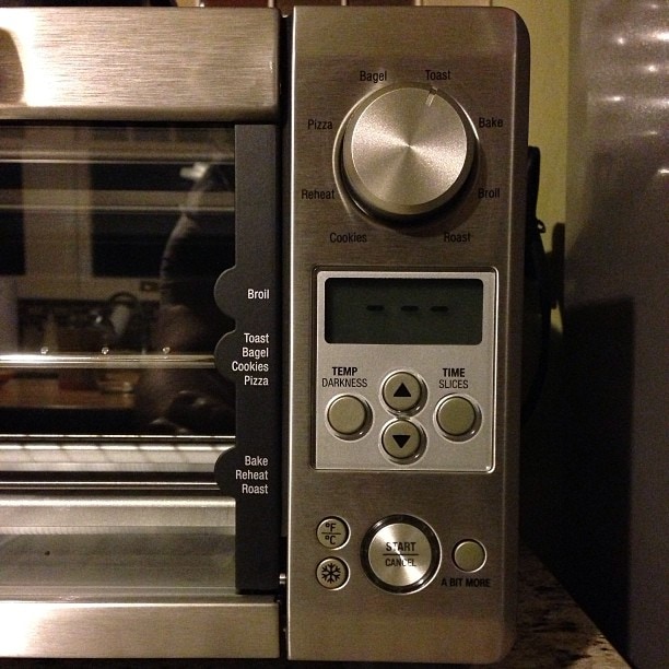 Toaster oven features