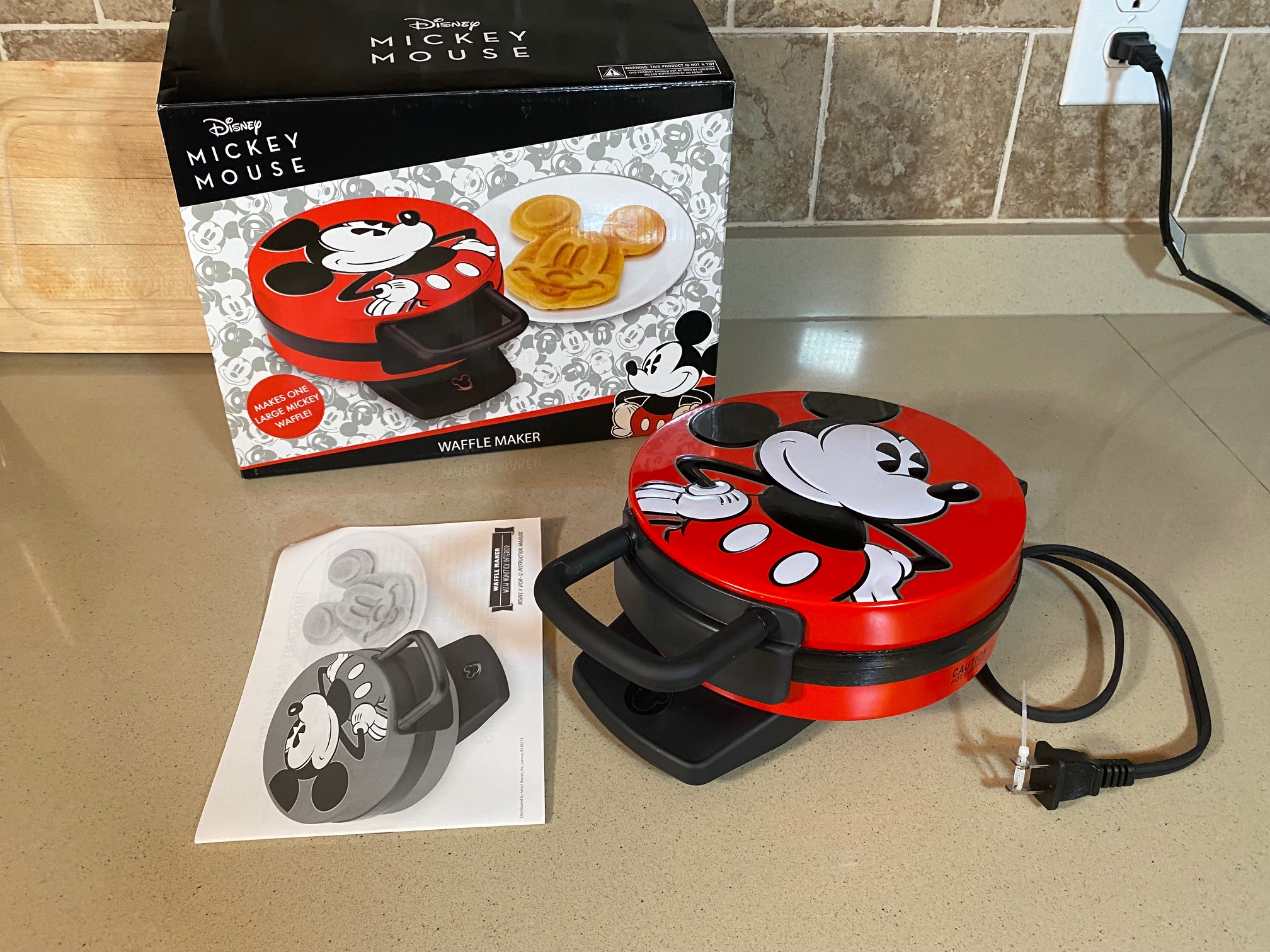 DCM12 Mickey Mouse Waffle Maker Review Easy Kitchen Appliances